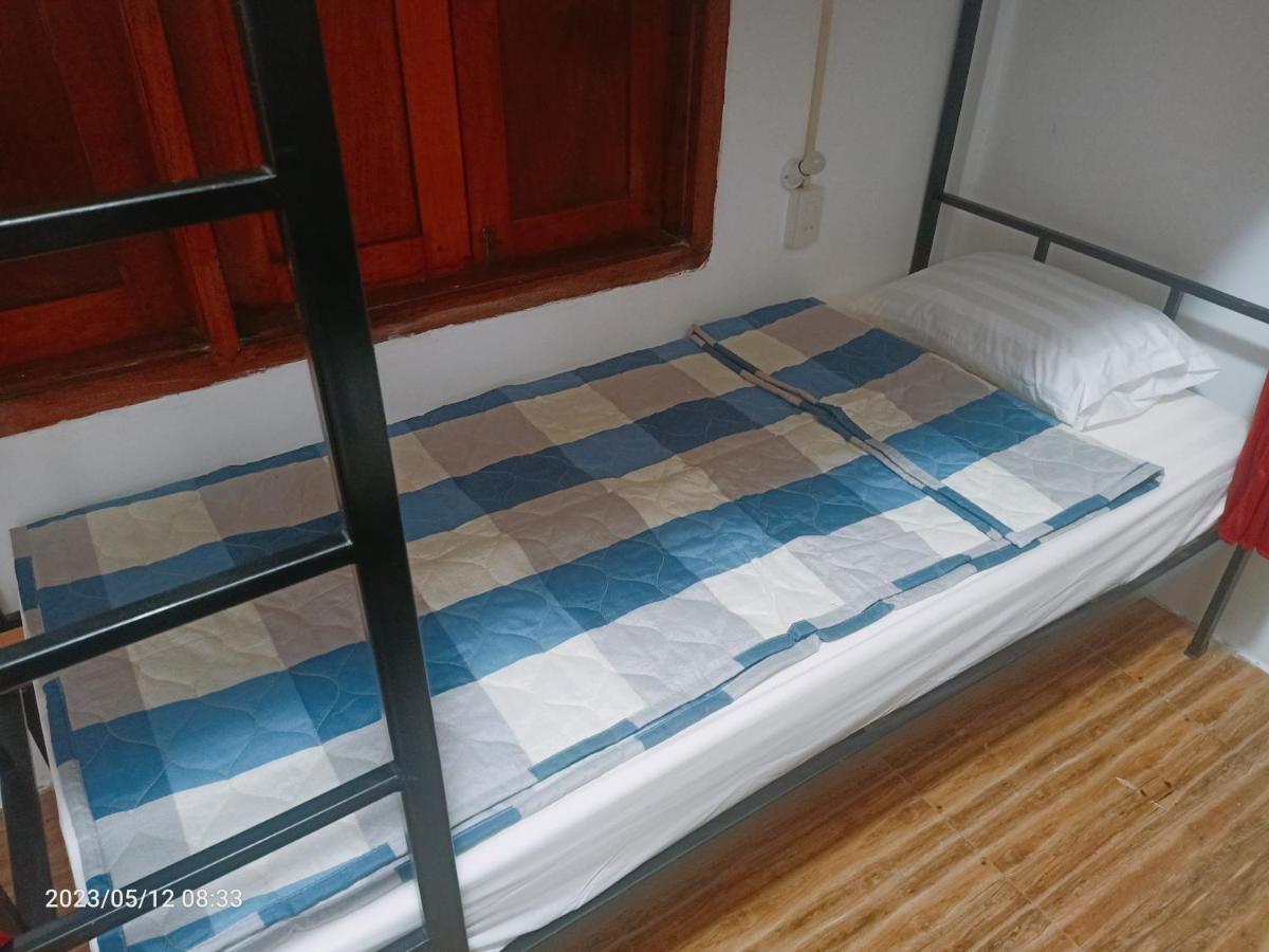Aurora Backpackers Hostel 琅勃拉邦 外观 照片
