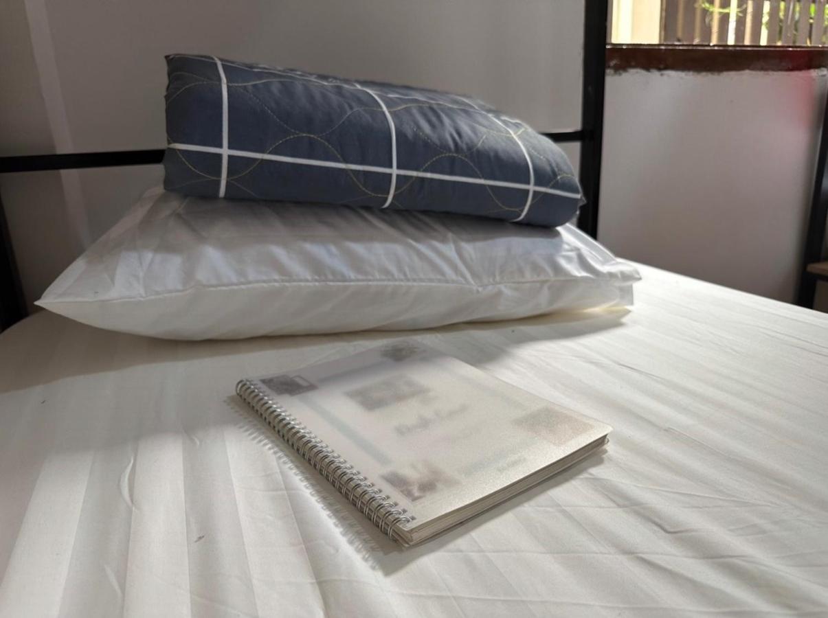 Aurora Backpackers Hostel 琅勃拉邦 外观 照片