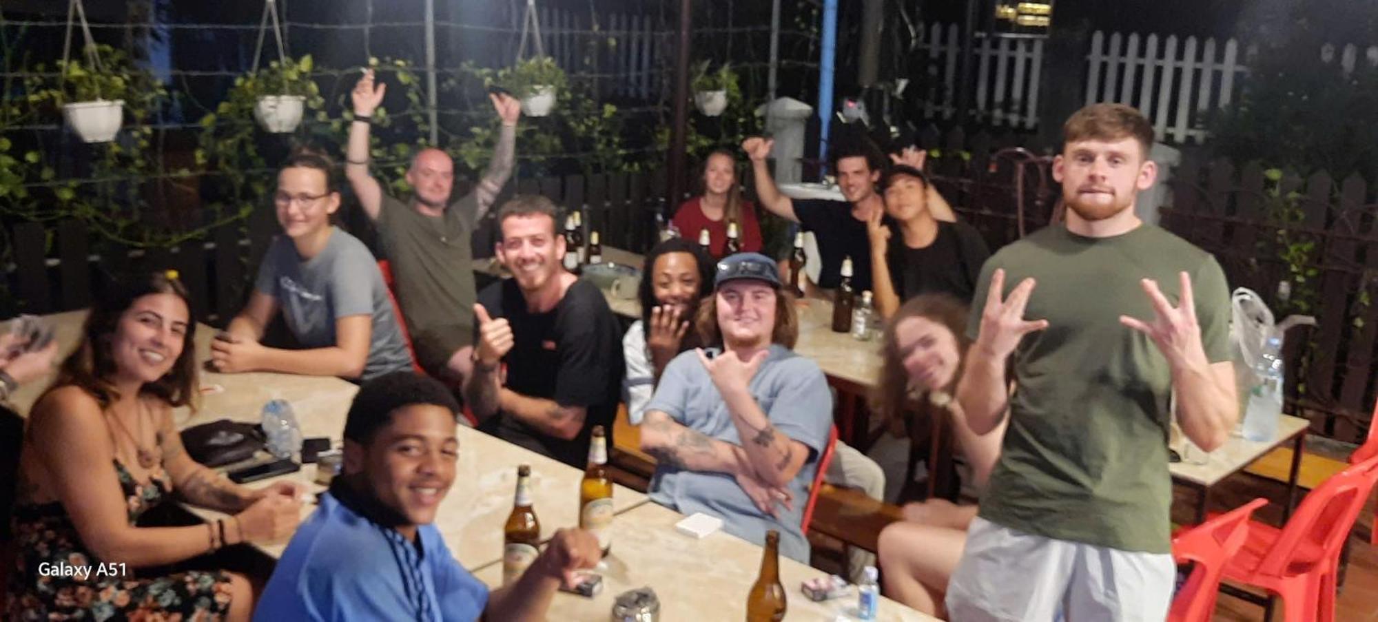Aurora Backpackers Hostel 琅勃拉邦 外观 照片